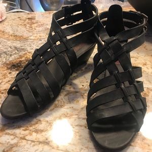 7 Seven for all Mankind black wedge sandal sz 8